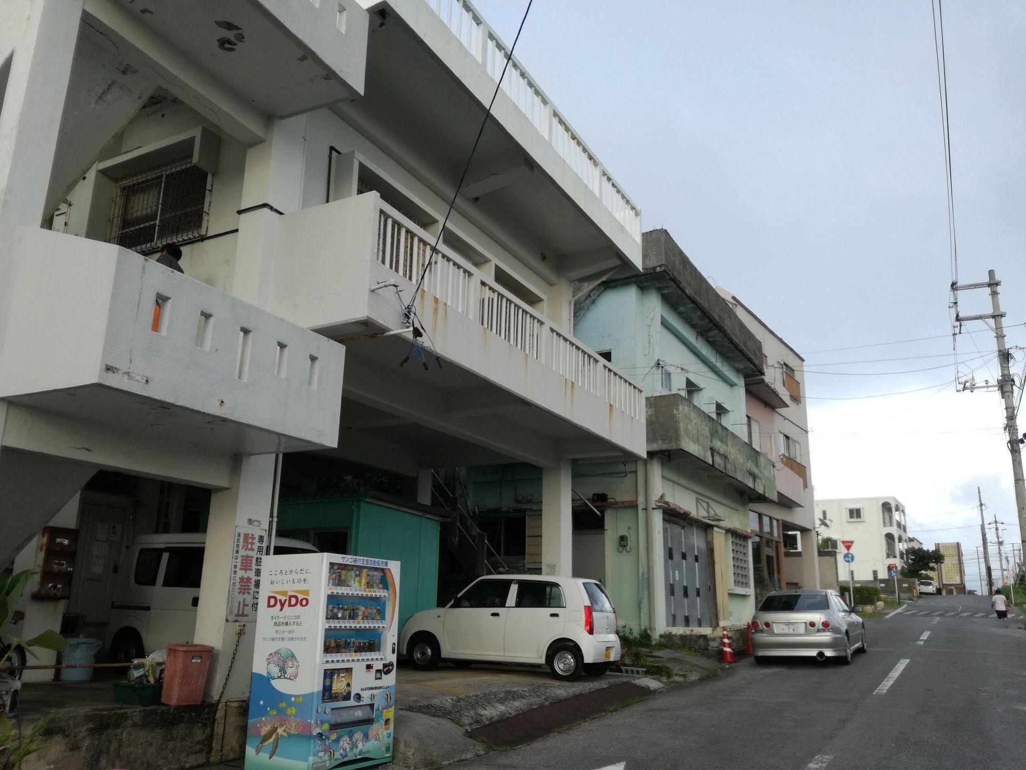 Koza Share House Hotel Okinawa Buitenkant foto