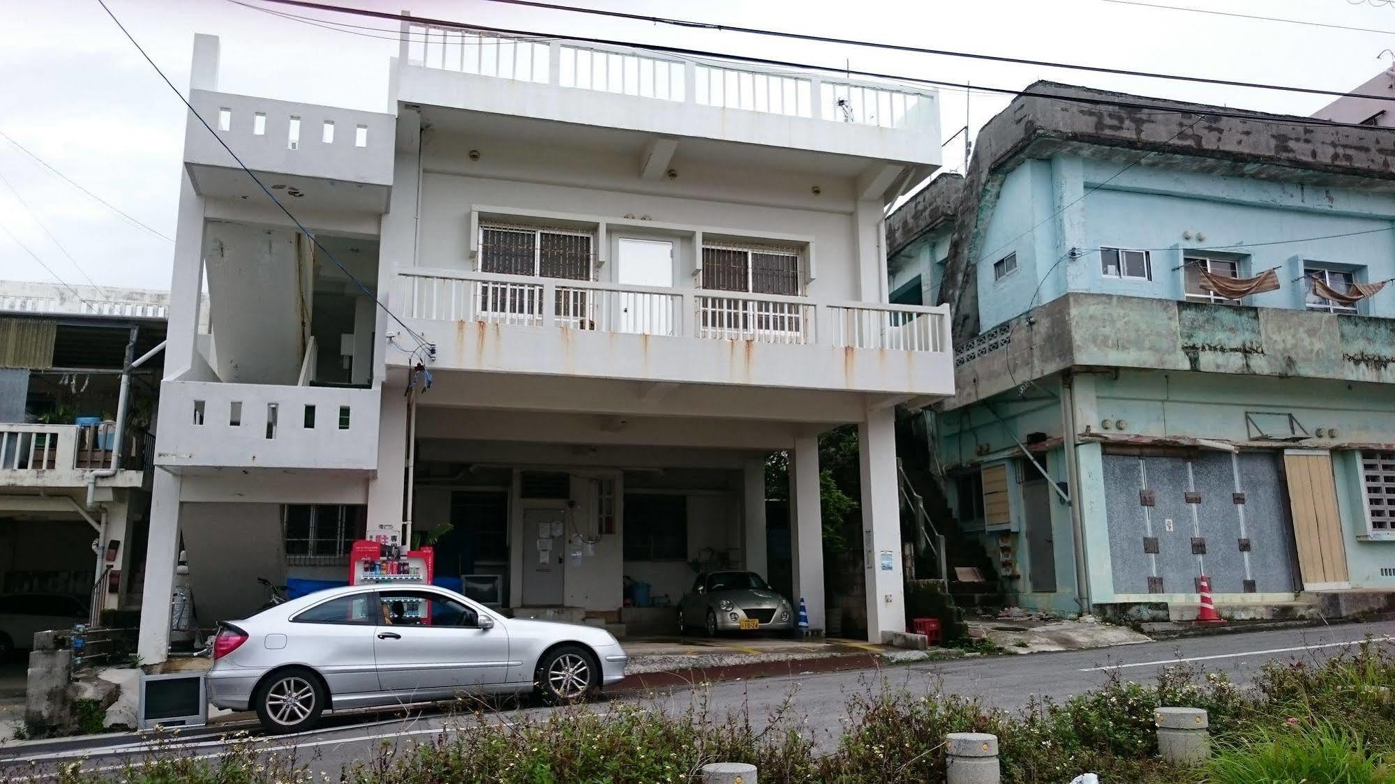 Koza Share House Hotel Okinawa Buitenkant foto